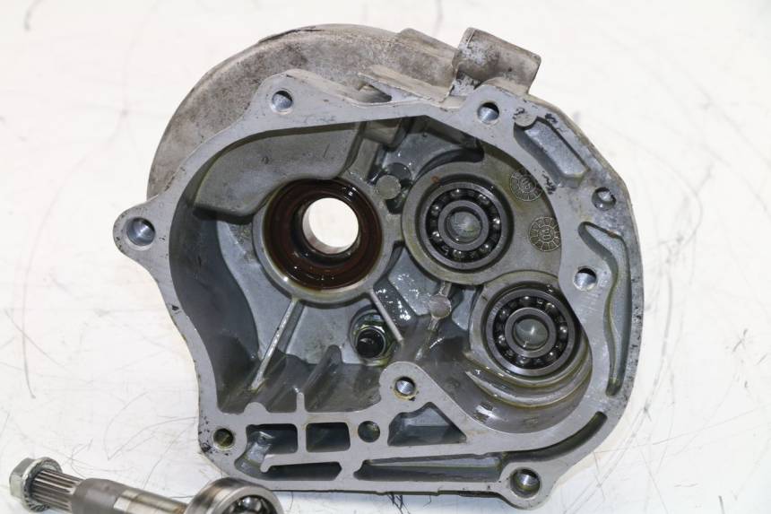 photo de REAR WHEEL SHAFT BAOTIAN BT 49 QT-9 50 (2006 - 2010) - Distinctive features