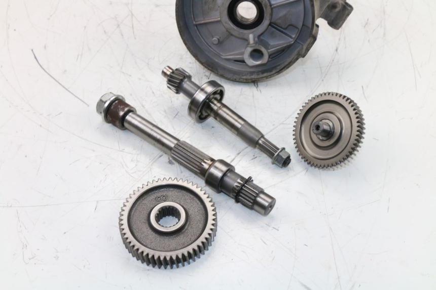 photo de REAR WHEEL SHAFT BAOTIAN BT 49 QT-9 50 (2006 - 2010) - Fixing points details