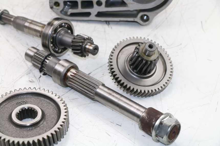 photo de REAR WHEEL SHAFT BAOTIAN BT 49 QT-9 50 (2006 - 2010) - Markings and original references