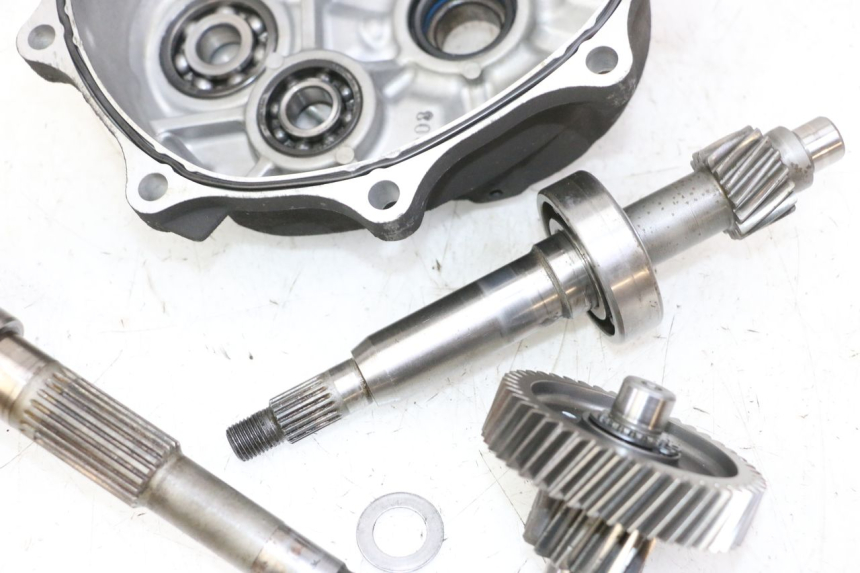 photo de WHEEL TRANSMISSION SUZUKI BURGMAN 125 (2007 - 2014) - Detailed visual inspection