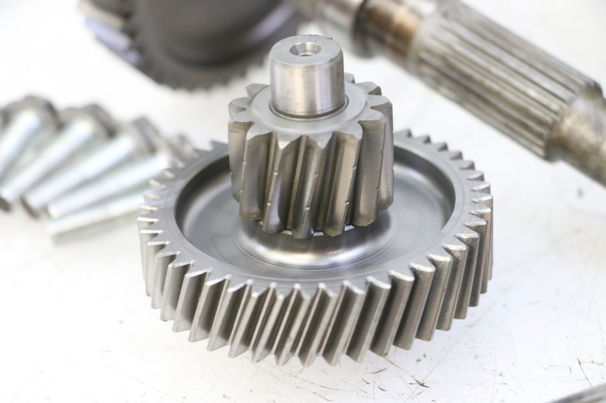 photo de WHEEL TRANSMISSION SUZUKI BURGMAN 125 (2007 - 2014) - Detailed visual inspection