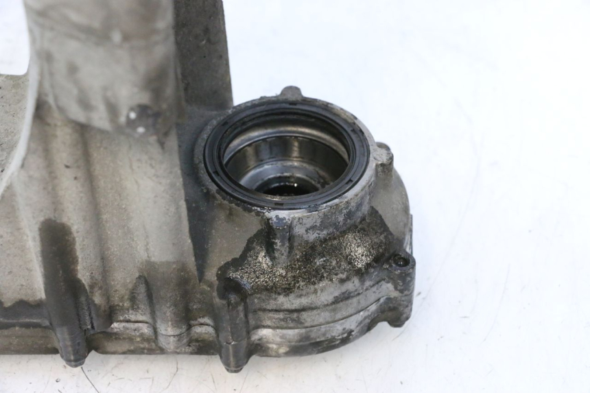 photo de REAR WHEEL SHAFT SUZUKI BURGMAN EXECUTIVE ABS 650 (2006 - 2012) - Technical close-up