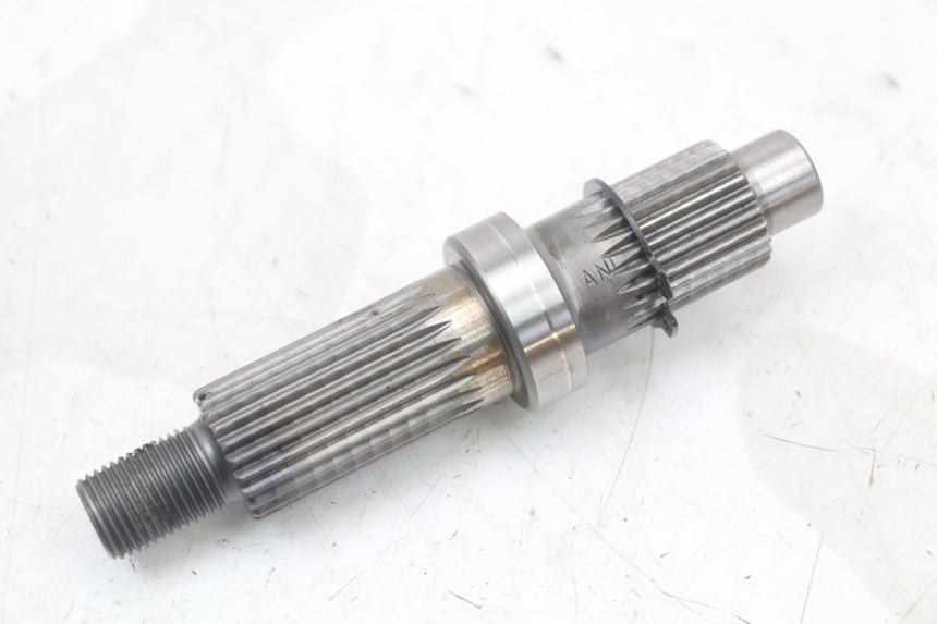 photo de REAR WHEEL SHAFT PEUGEOT DJANGO 125 (2014 - 2017) - Focus on structure