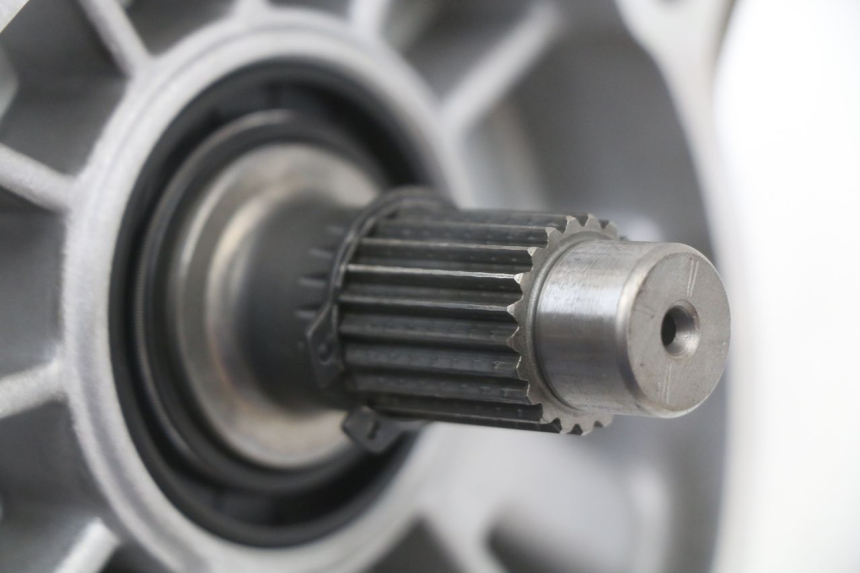 photo de REAR WHEEL SHAFT LONGJIA EASY MAX 125 (2020 - 2024) - Distinctive features