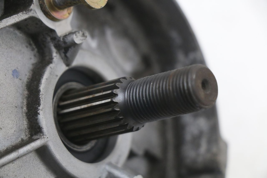 photo de REAR WHEEL SHAFT SYM FIDDLE 3 III 50 (2014 - 2020) - Surface and material condition