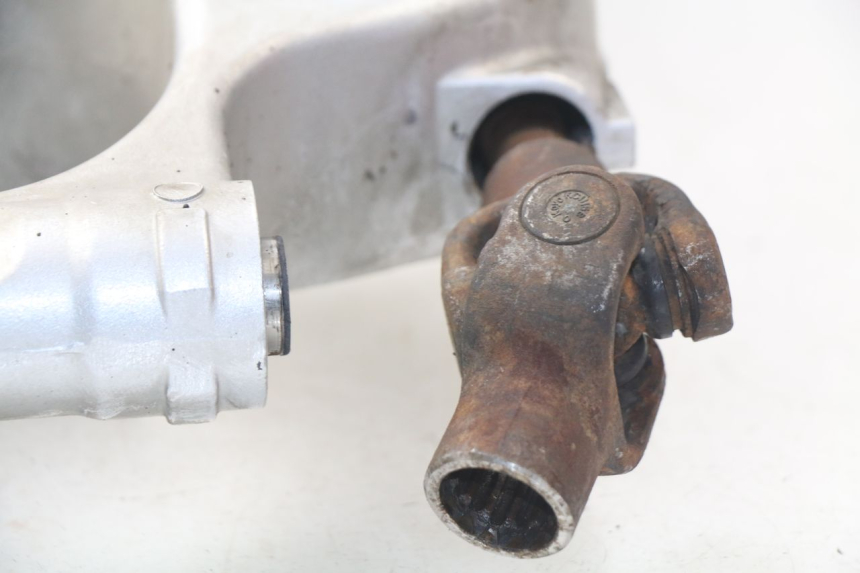 photo de REAR WHEEL SHAFT YAMAHA FJR ABS 1300 (2006 - 2012) - High-resolution close-up