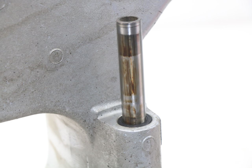 photo de REAR WHEEL SHAFT YAMAHA FJR ABS 1300 (2006 - 2012) - Component detail