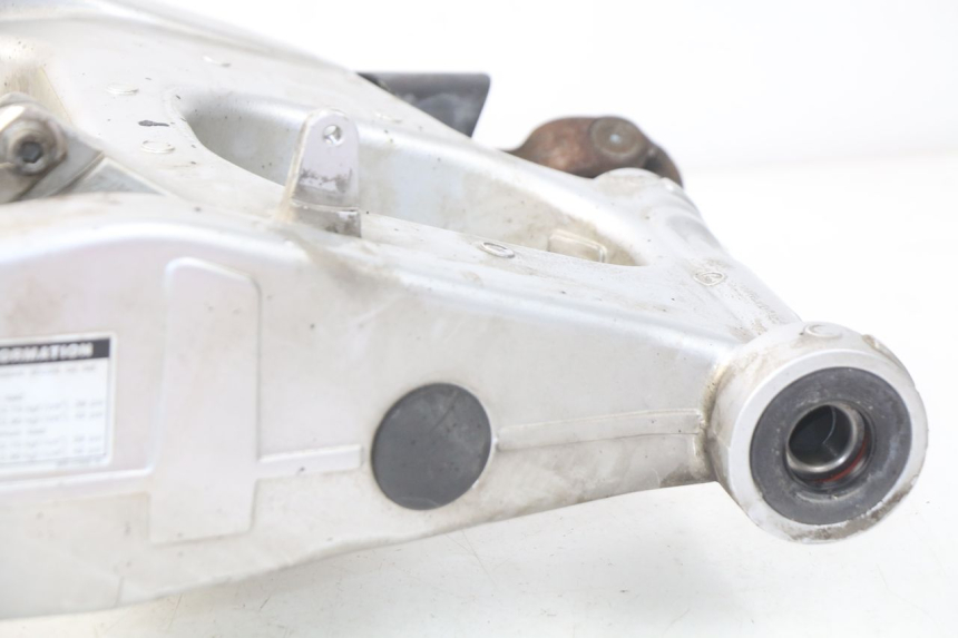 photo de REAR WHEEL SHAFT YAMAHA FJR ABS 1300 (2006 - 2012) - Fixing points details