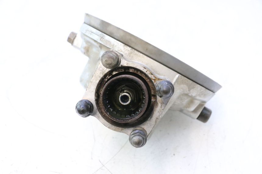 photo de REAR WHEEL SHAFT YAMAHA FJR 1300 (2001 - 2005) - Alternative perspective