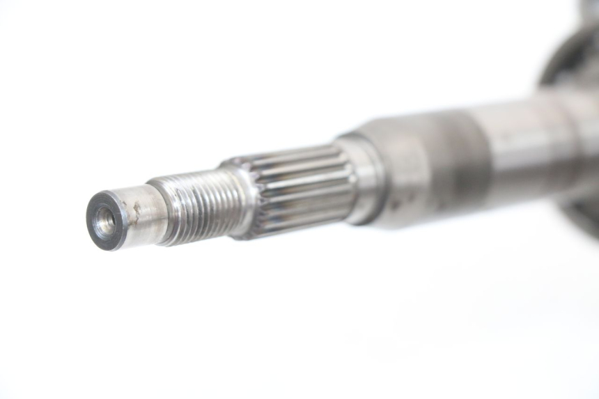 photo de REAR WHEEL SHAFT HONDA FORZA 125 (2015 - 2016) - Zoom on usage condition