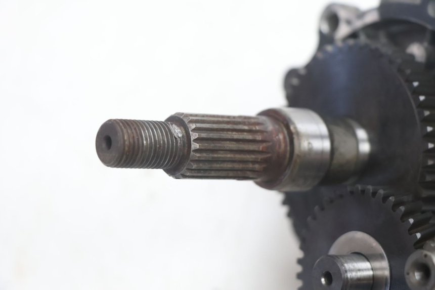 photo de REAR WHEEL SHAFT PEUGEOT LUDIX ONE 50 (2004 - 2006) - Fixing points details