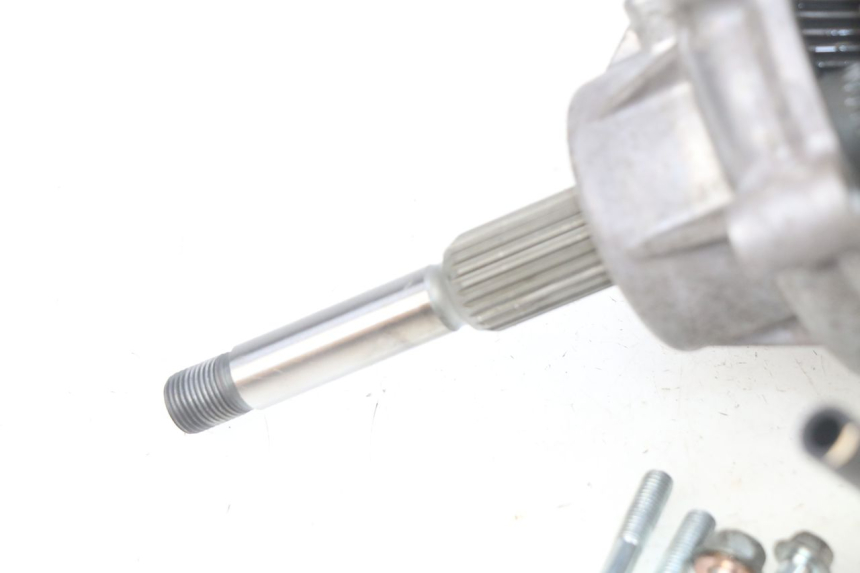 photo de REAR WHEEL SHAFT YAMAHA N-MAX NMAX 125 (2017 - 2020) - Surface and material condition