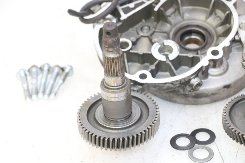 photo de REAR WHEEL SHAFT PIAGGIO NEW TYPHOON 50 (2010 - 2017) - Additional view of the item