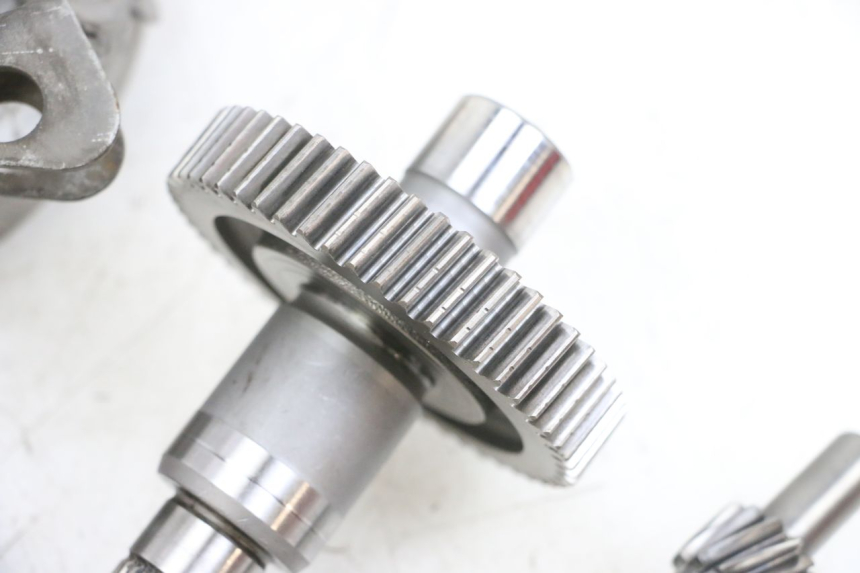 photo de REAR WHEEL SHAFT PIAGGIO NEW TYPHOON 50 (2018 - 2021) - High-resolution close-up