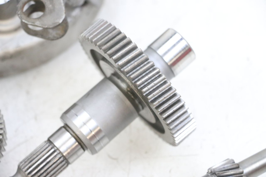 photo de REAR WHEEL SHAFT PIAGGIO NEW TYPHOON 50 (2018 - 2021) - Checked used part