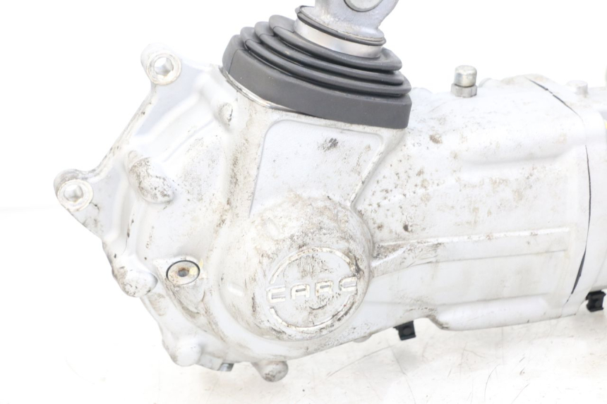 photo de REAR WHEEL SHAFT MOTO GUZZI NORGE 8V GT 1200 (2011 - 2016) - Additional view of the item