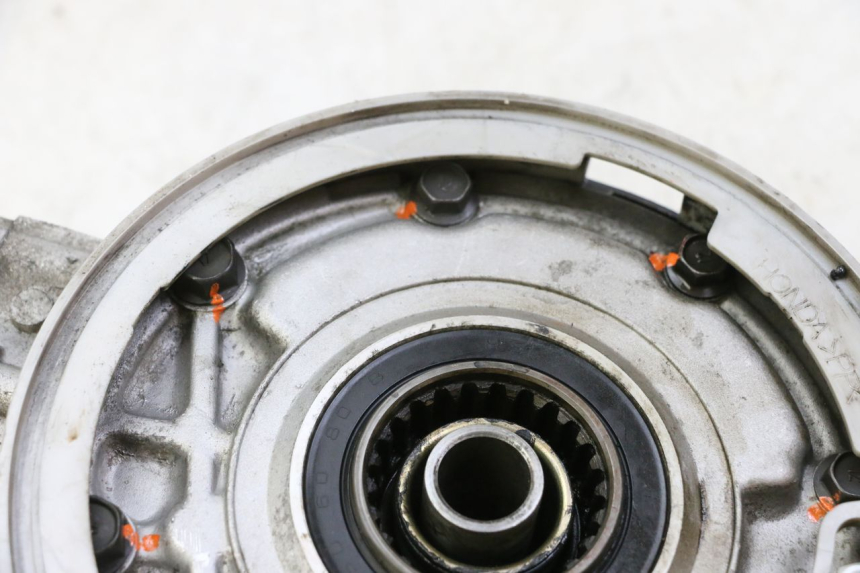 photo de REAR WHEEL SHAFT HONDA NTV DEAUVILLE 650 (2001 - 2006) - Component detail