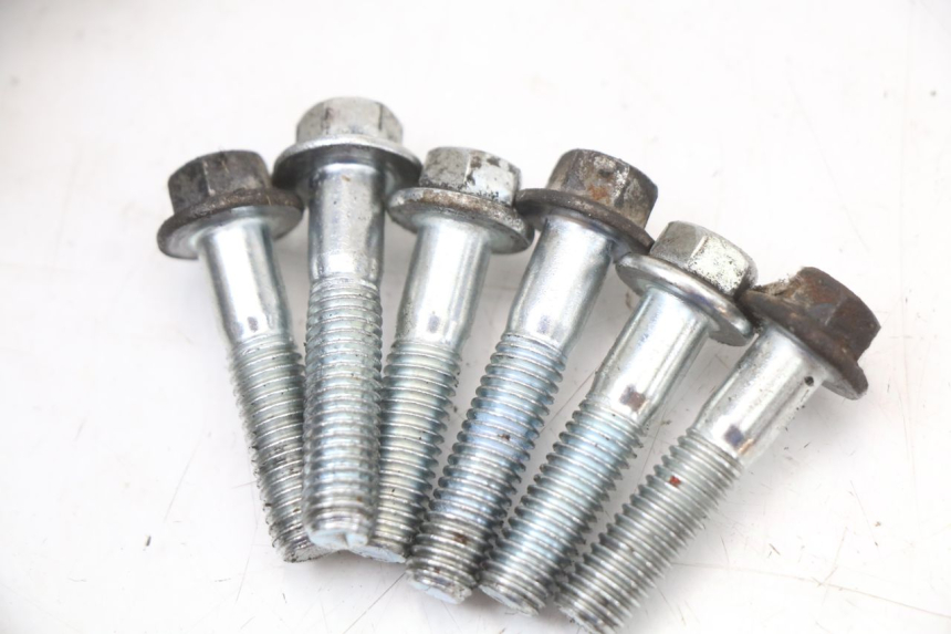 photo de REAR WHEEL SHAFT EUROCKA R8 4T 50 (2013 - 2022) - Distinctive features