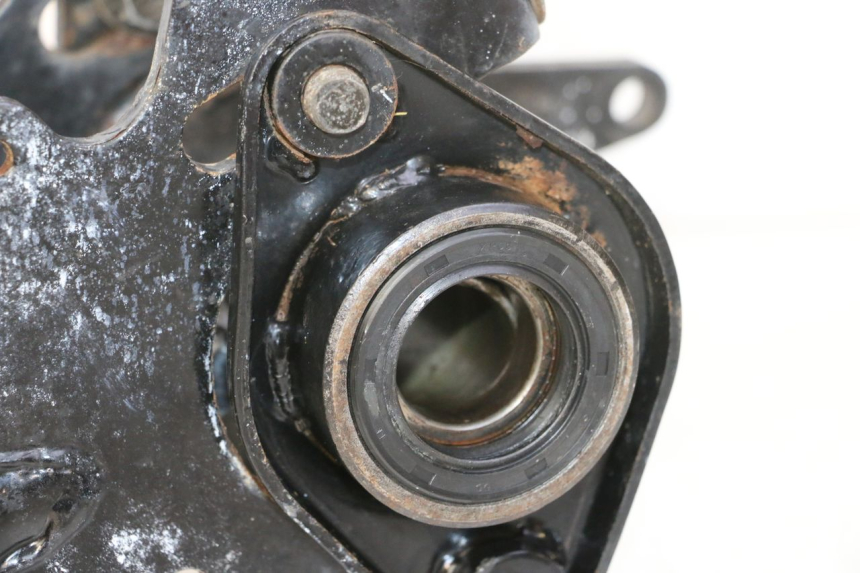 photo de REAR WHEEL SHAFT HYTRACK S 150 (2003 - 2011) - Fixing points details