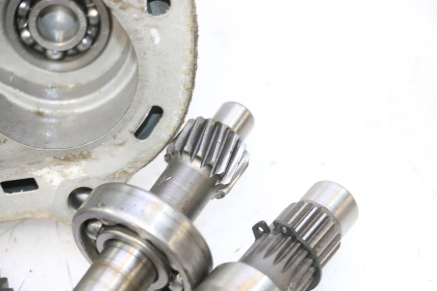 photo de REAR WHEEL SHAFT JM MOTORS SANTANA 50 (2014 - 2023) - Focus on structure