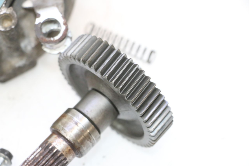 photo de REAR WHEEL SHAFT HONDA SCV LEAD 100 (2003 - 2007) - Detailed visual inspection