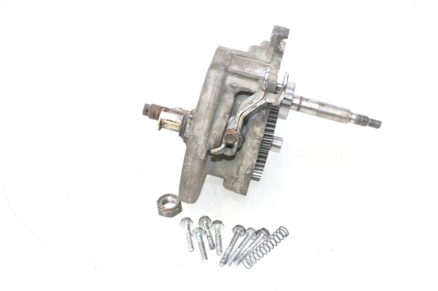 photo de REAR WHEEL SHAFT HONDA SCV LEAD 100 (2003 - 2007) - Zoom on usage condition