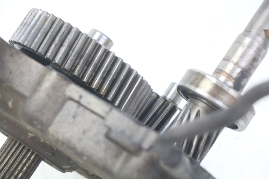 photo de REAR WHEEL SHAFT PEUGEOT TWEET 125 (2010 - 2017) - Zoom on usage condition