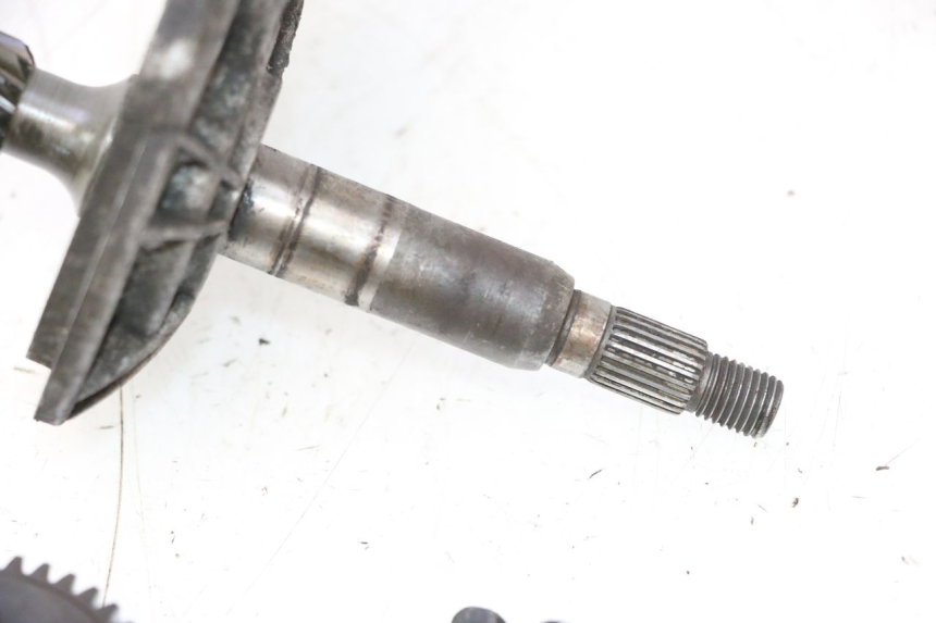 photo de REAR WHEEL SHAFT PEUGEOT VIVACITY 50 (1998 - 2003) - Surface and material condition