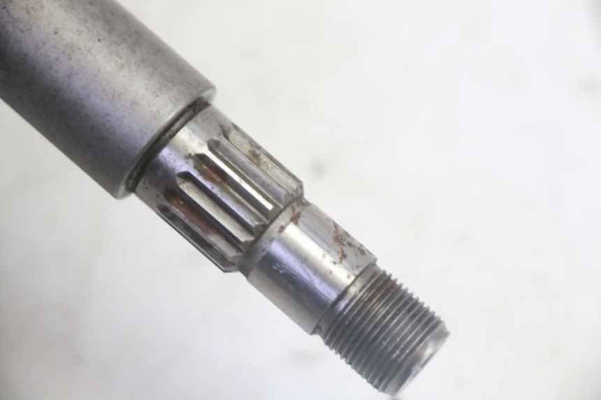 photo de REAR WHEEL SHAFT YAMAHA X-MAX XMAX 125 (2010 - 2013) - Detailed visual inspection