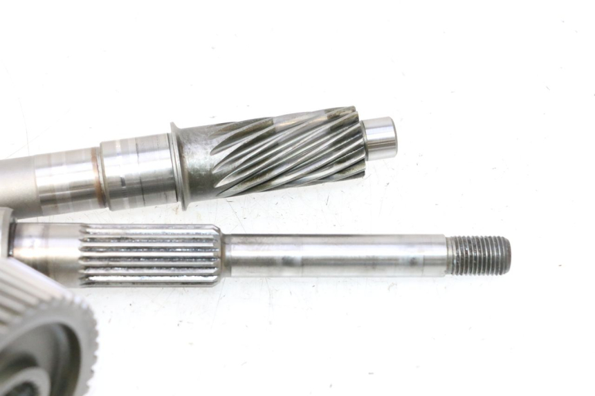 photo de REAR WHEEL SHAFT YAMAHA X-MAX XMAX 125 (2010 - 2013) - Focus on structure