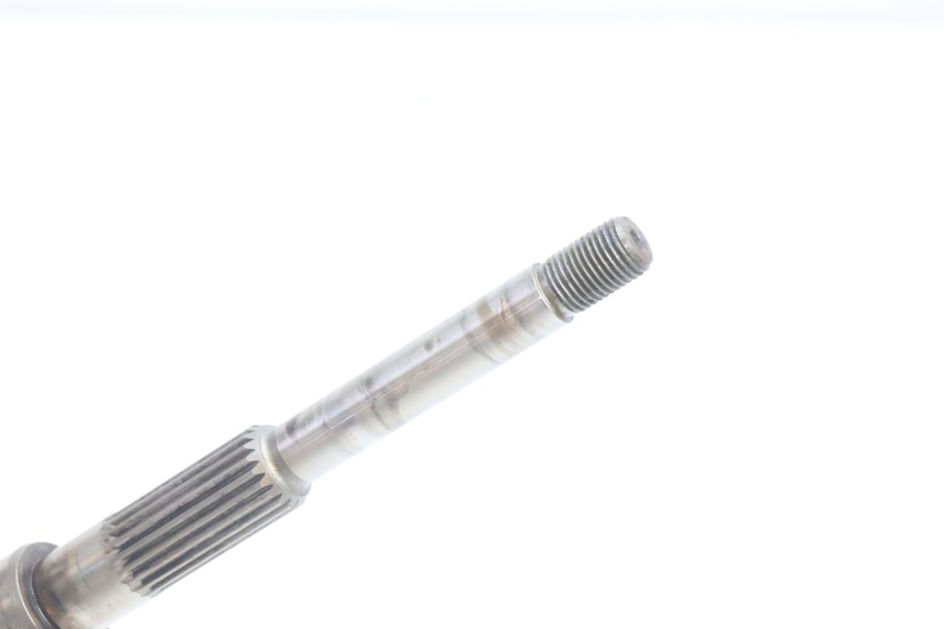 photo de REAR WHEEL SHAFT YAMAHA X-MAX XMAX 125 (2010 - 2013) - Technical close-up
