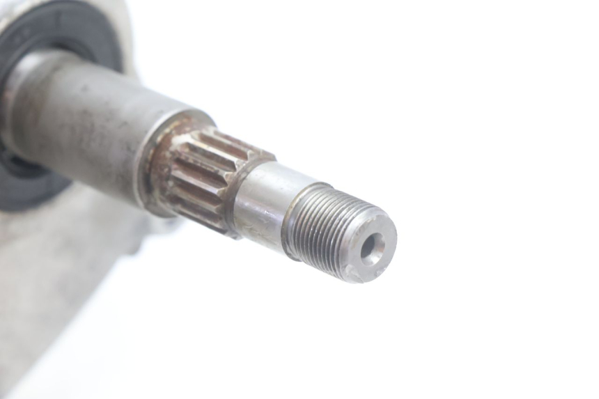 photo de REAR WHEEL SHAFT YAMAHA X-MAX XMAX 125 (2010 - 2013) - Surface and material condition