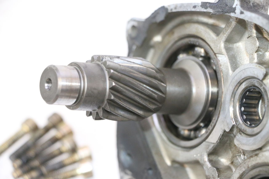photo de REAR WHEEL SHAFT YAMAHA YP MAJESTY 125 (2007 - 2010) - Detailed visual inspection
