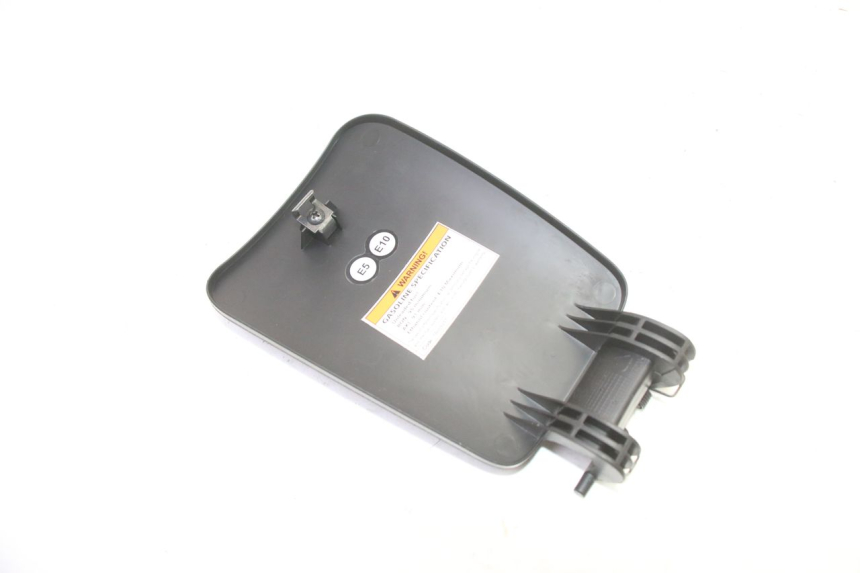 photo de FUEL FLAP PIAGGIO MP3 HPE 310 (2024 - 2025) - Zoom on usage condition