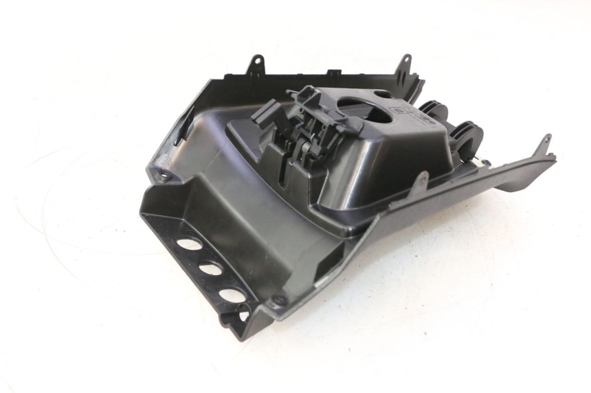 photo de FUEL FLAP PIAGGIO MP3 HPE 530 (2022 - 2026) - Surface and material condition