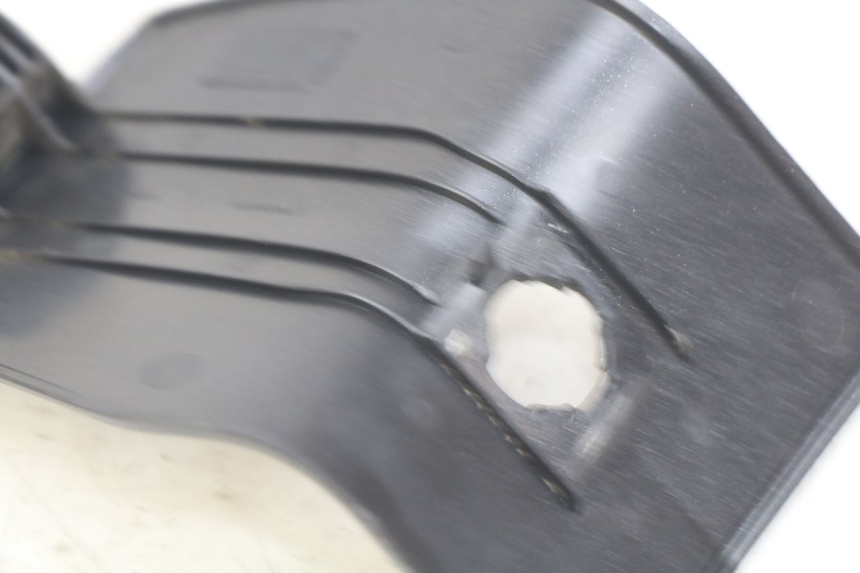 photo de FUEL TANK CAP PEUGEOT SATELIS 125 (2006 - 2009) - Zoom on usage condition