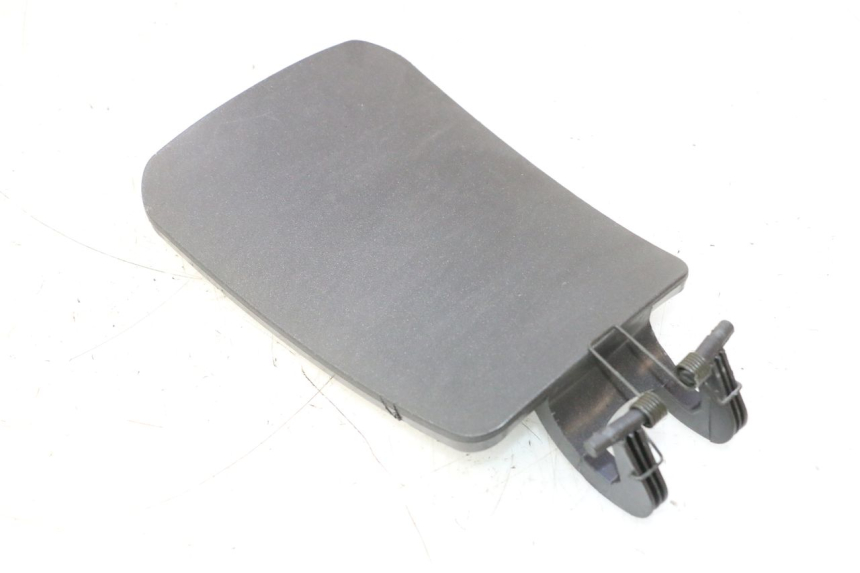 photo de FUEL FLAP PIAGGIO X8 STREET 125 (2006 - 2007) - Component detail