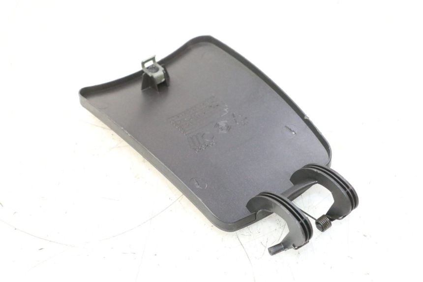 photo de FUEL FLAP PIAGGIO X8 STREET 125 (2006 - 2007) - Alternative perspective