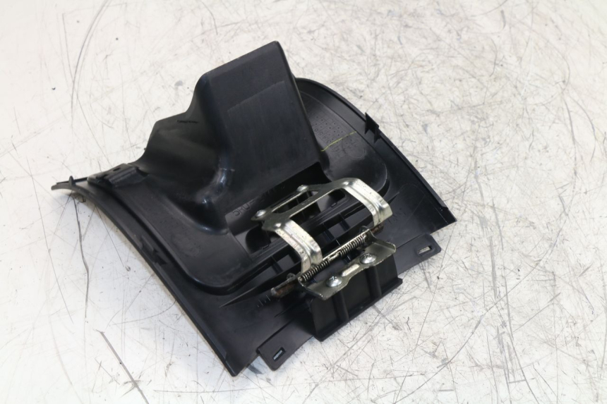 photo de FUEL FLAP YAMAHA YP MAJESTY ABS 400 (2007 - 2009) - Zoom on usage condition