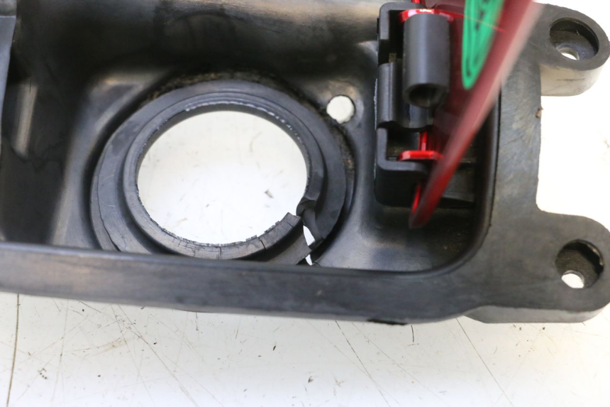 photo de FUEL FLAP YAMAHA YP MAJESTY 125 (1998 - 2001) - Zoom on usage condition