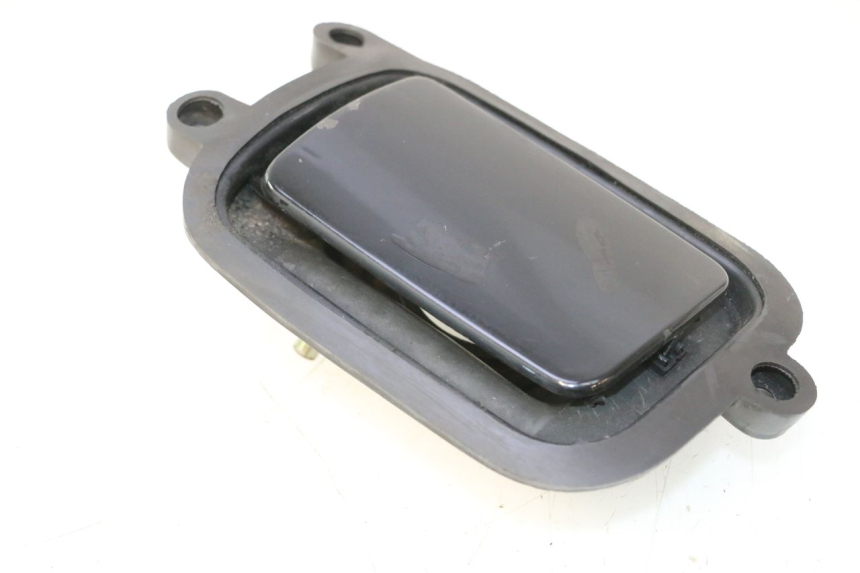 photo de FUEL CAP YAMAHA YP MAJESTY 125 (2007 - 2010) - Surface and material condition
