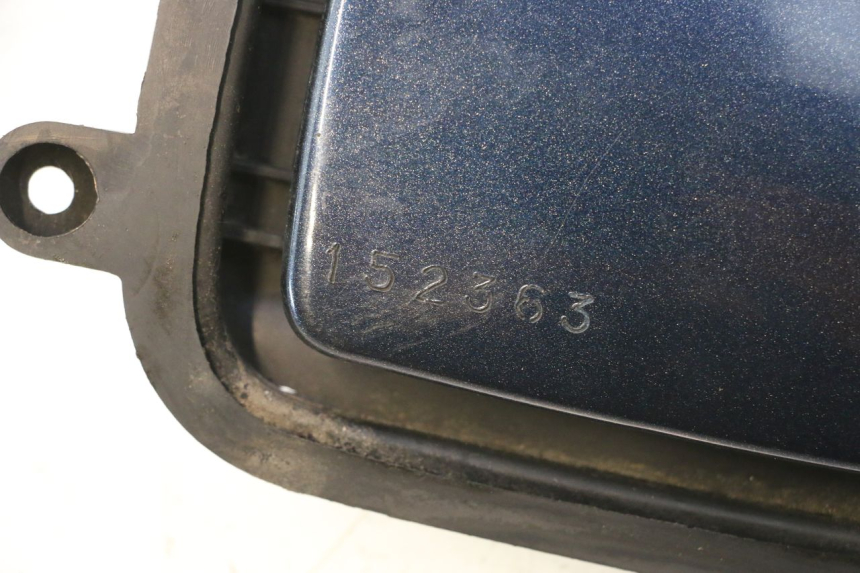 photo de FUEL FLAP YAMAHA YP MAJESTY 125 (1998 - 2001) - Alternative perspective