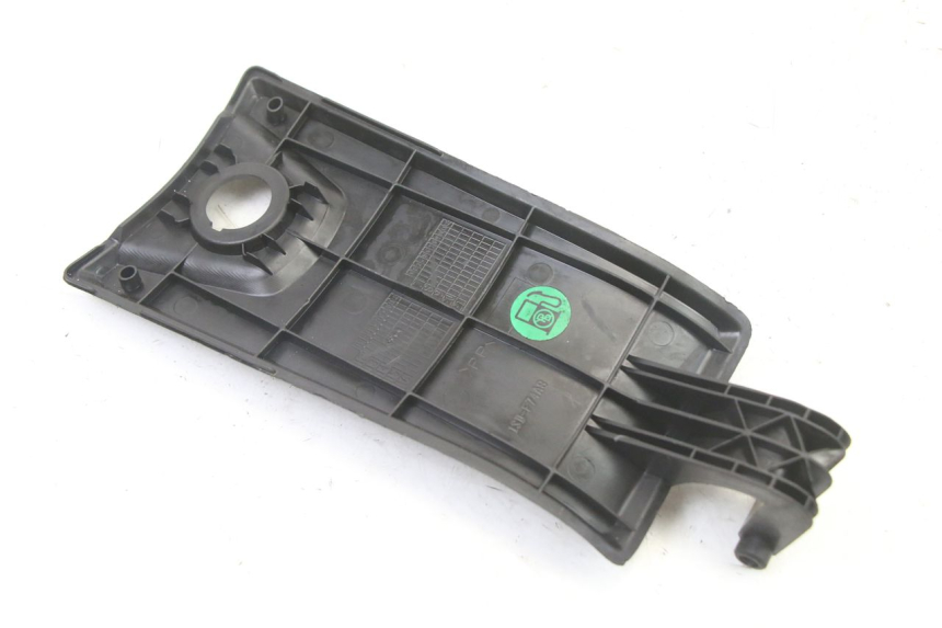 photo de FUEL FLAP YAMAHA YP X-MAX XMAX 400 (2014 - 2017) - Alternative perspective