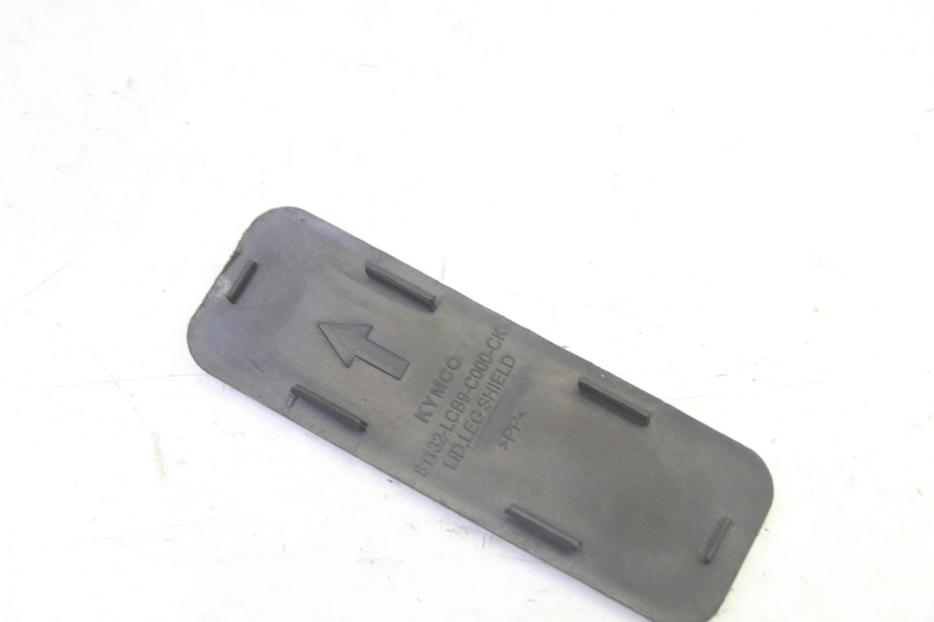 photo de ACCESS PANEL KYMCO AGILITY NAKED RENOUVO 2T 50 (2011 - 2018) - Zoom on usage condition