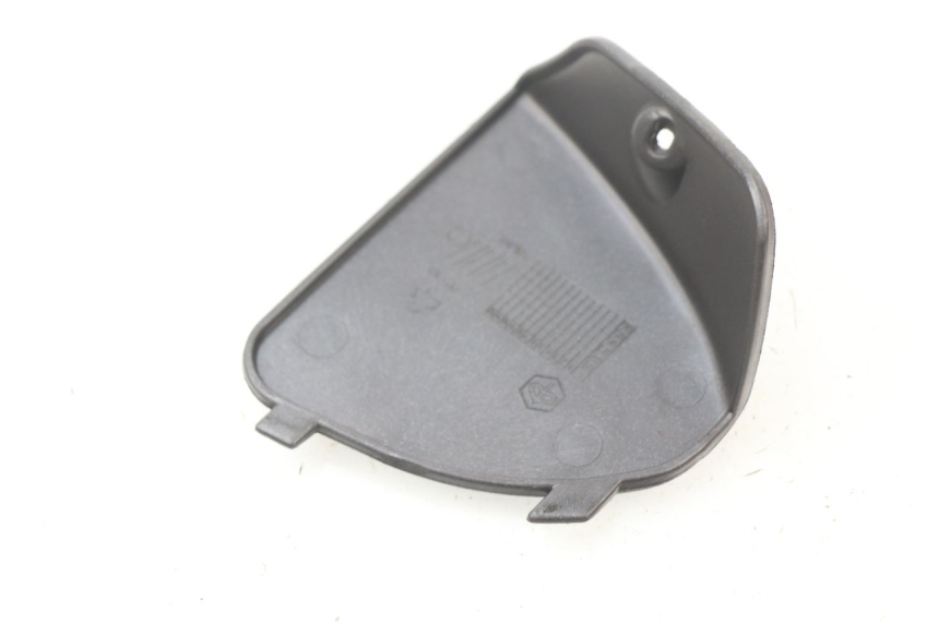photo de FRONT INSPECTION COVER PIAGGIO BEVERLY 125 (1998 - 2005) - Component detail