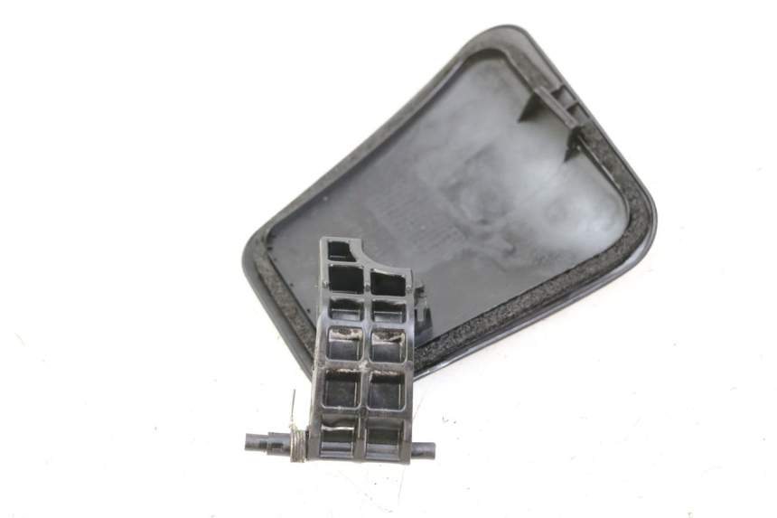 photo de FRONT INSPECTION COVER SUZUKI BURGMAN 125 (2015 - 2017) - Zoom on usage condition