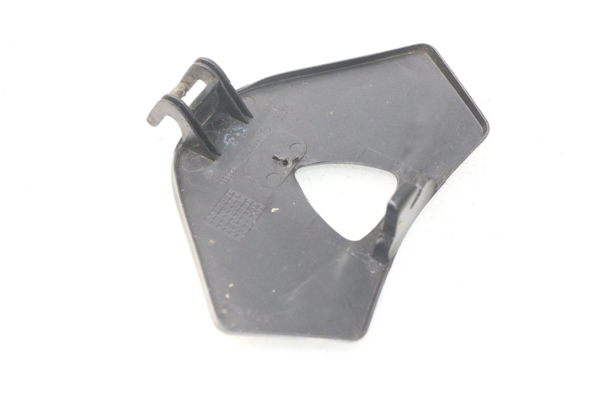 photo de FRONT INSPECTION COVER PIAGGIO FLY IE 125 (2012 - 2017) - Zoom on usage condition