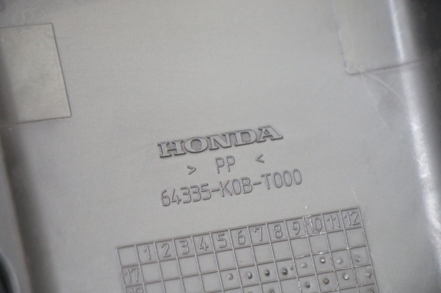 photo de FRONT INSPECTION COVER HONDA FORZA 125 (2021 - 2025) - Technical close-up
