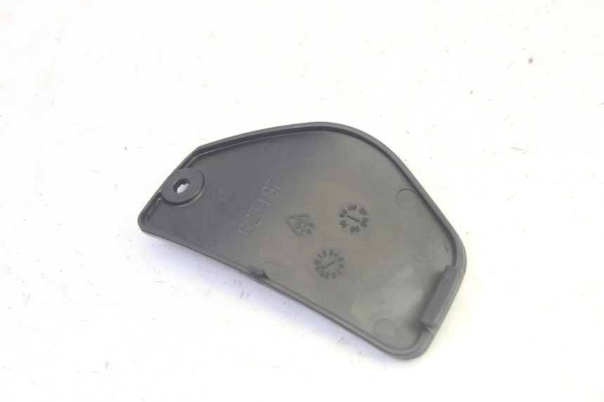 photo de FRONT INSPECTION COVER PIAGGIO MP3 RL 250 (2006 - 2010) - Zoom on usage condition