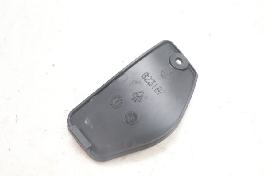 photo de FRONT INSPECTION COVER PIAGGIO MP3 125 (2006 - 2014) - Alternative perspective